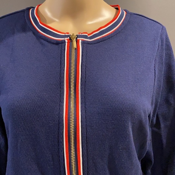 Light sweater zip jacket size Small - Picture 2 of 4